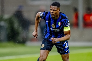 解约金2500万欧！马卡：巴萨不考虑签国米后卫邓弗里斯